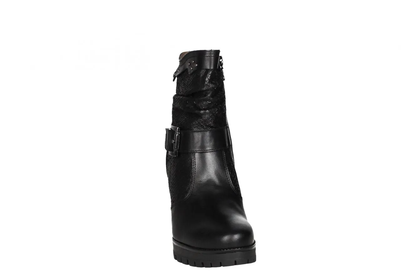 Black Leather Boots with Gathered Shaft Serpent Design and Buckle and Rivets